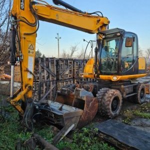 foto 16t bagr JCB +KLADIVO TRN svahovka